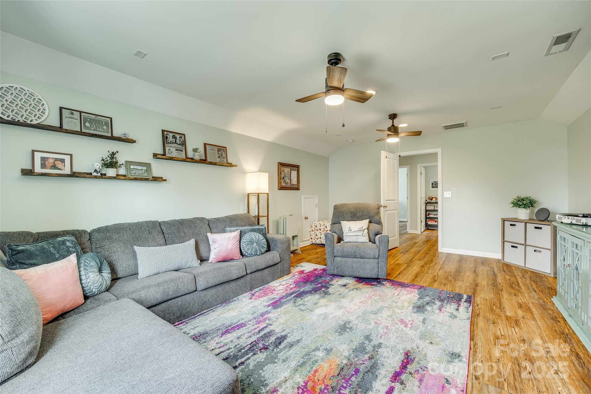 Ellis Pond - Residential