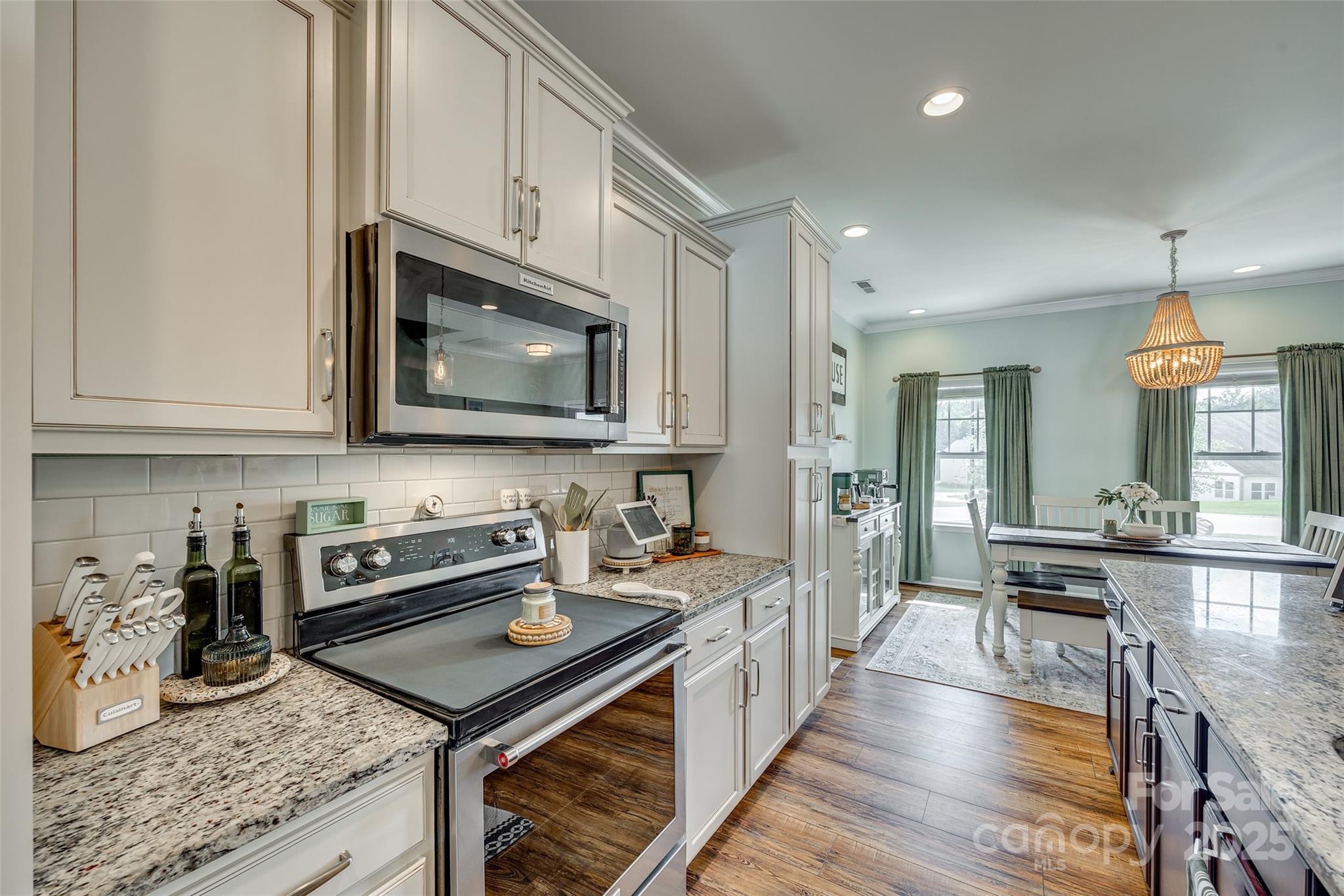 Ellis Pond - Residential