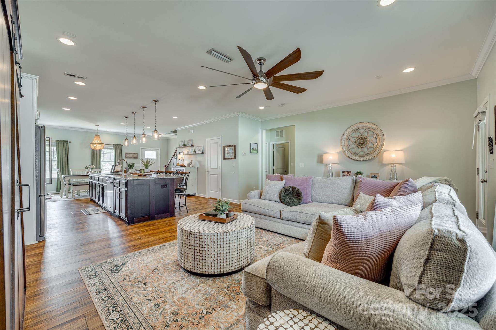 Ellis Pond - Residential