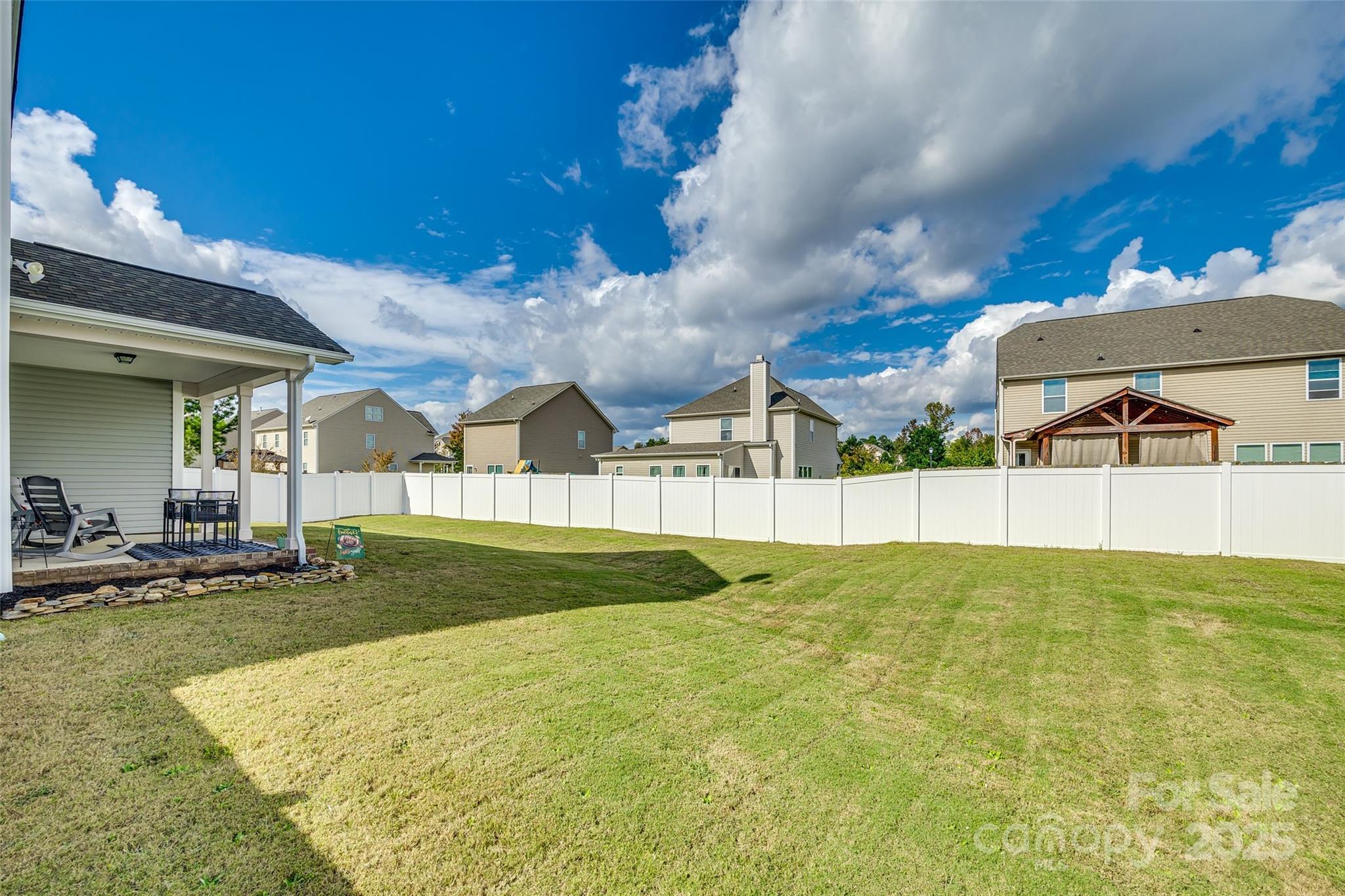 Ellis Pond - Residential