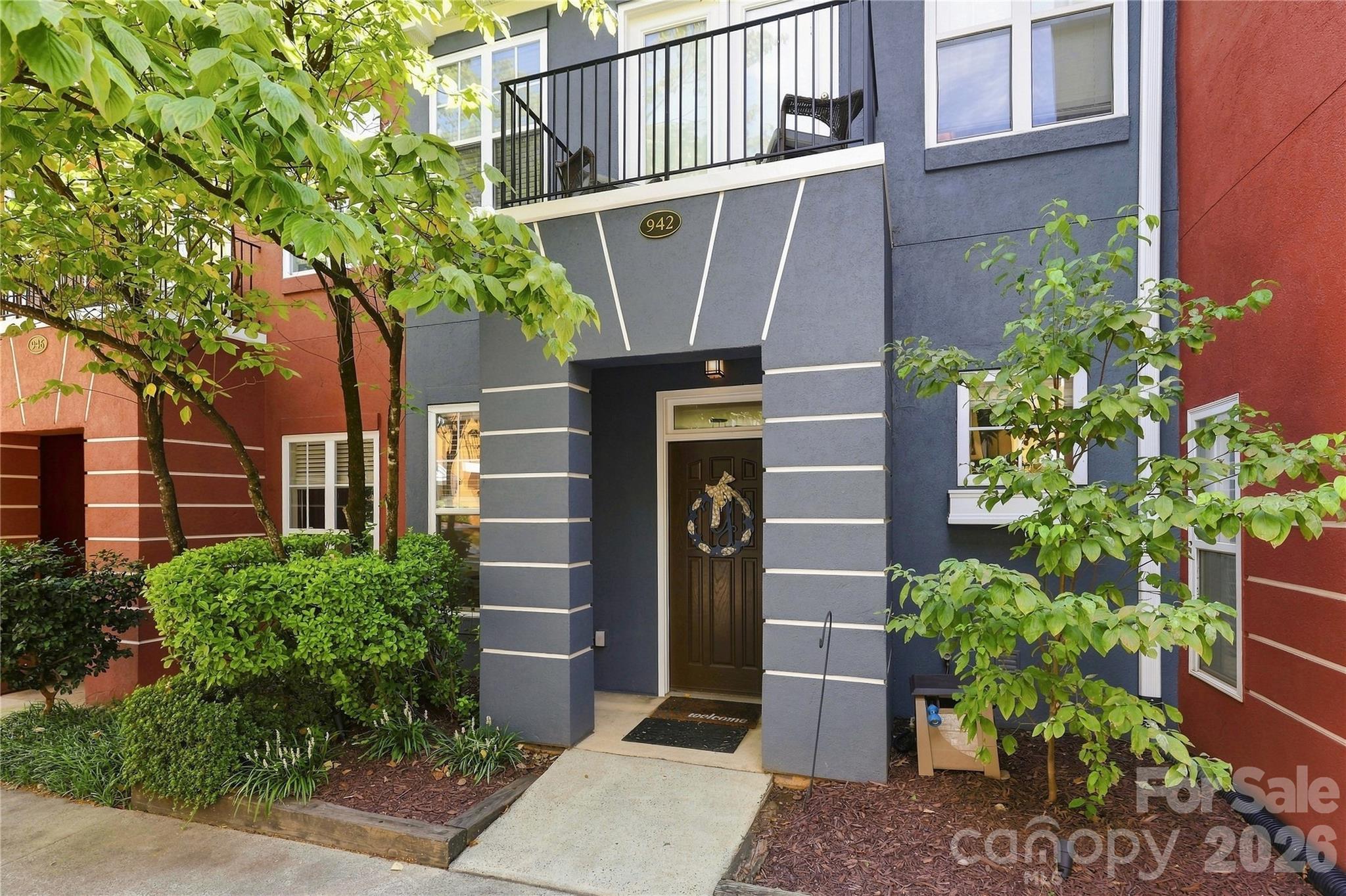 942 Hawthorne Bridge Court