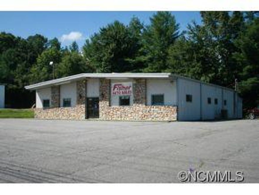 High Traffic area, great opportunity for walk-in business with over 9000 sq. ft of paved parking.