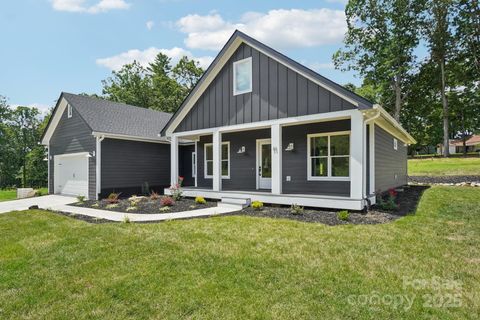 86 Point Hope Lane Hendersonville NC 28792