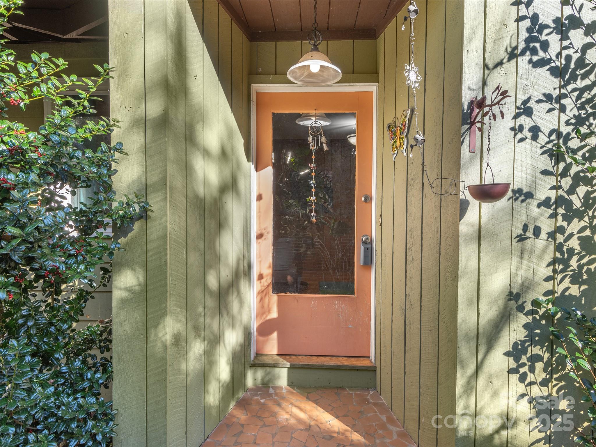 81 Jericho Drive