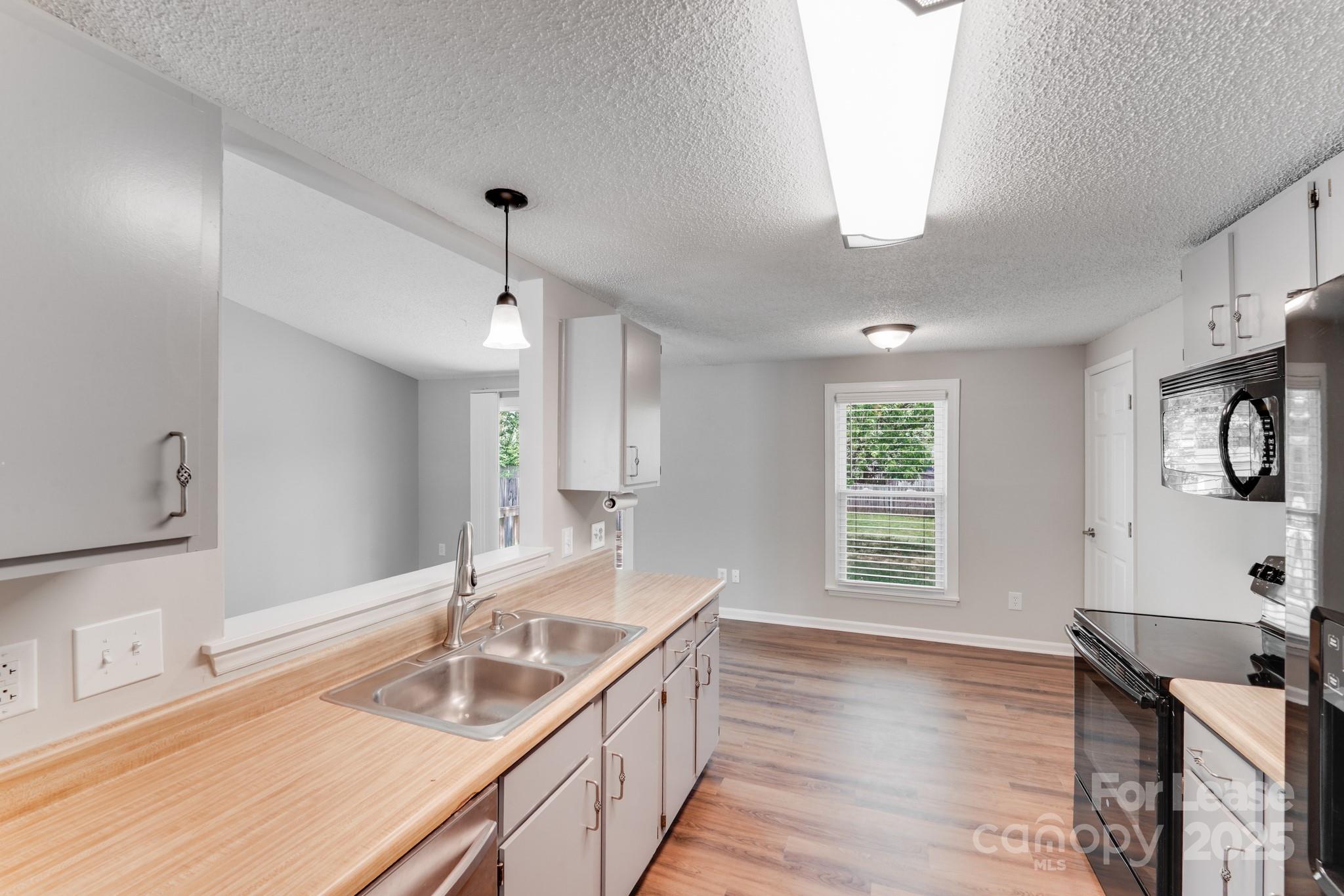 Walden on Carmel - Residential Lease