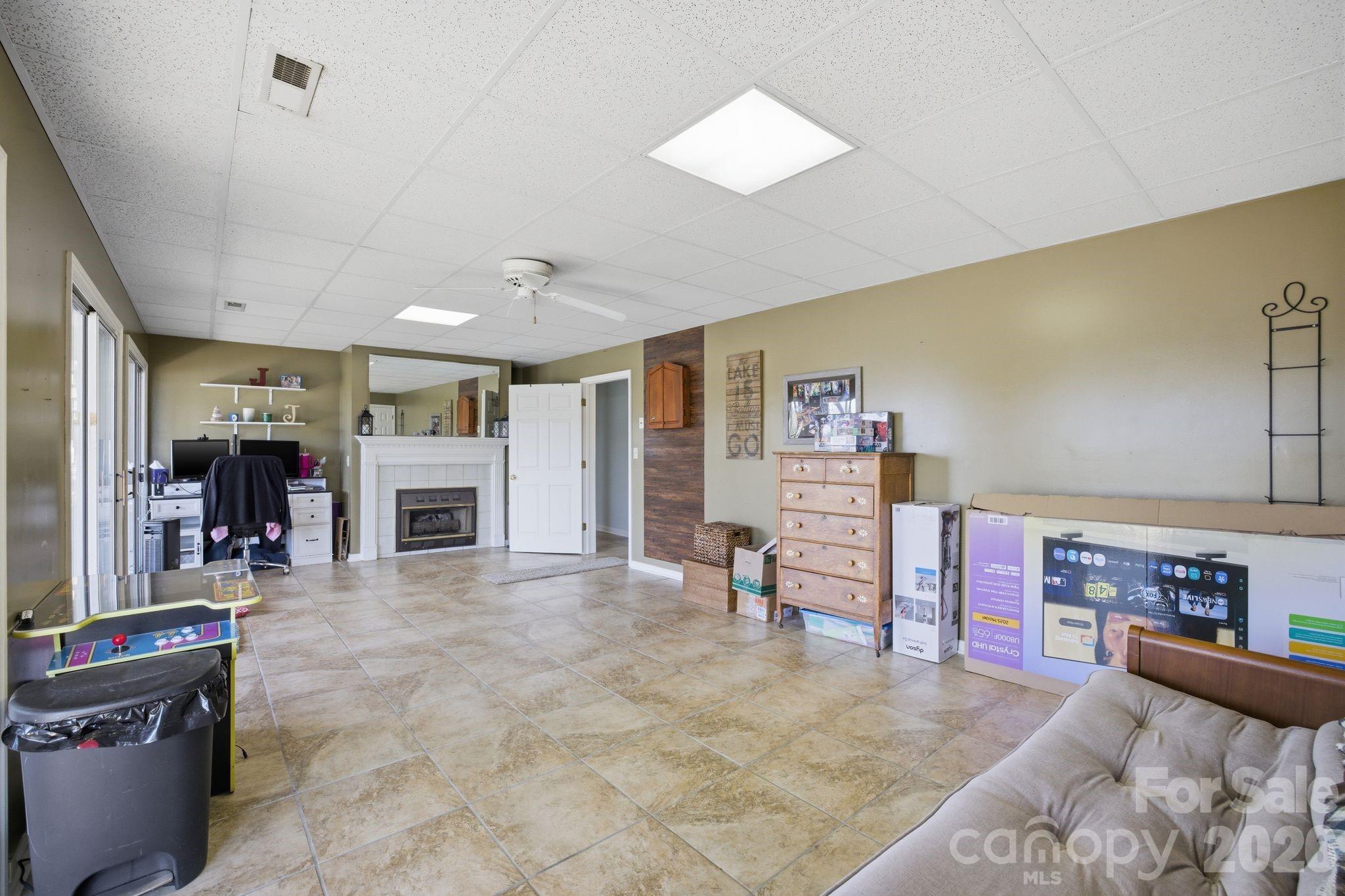 Old Mountain Harbor - Residential