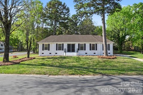 834 Braxfield Drive Charlotte NC 28217