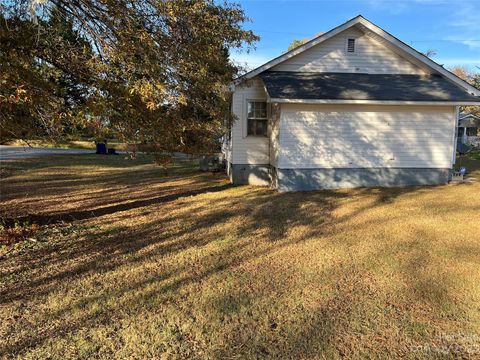 Single Family Residence in Albemarle NC 1321 Lowder Street 4.jpg