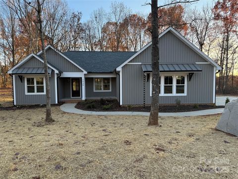 1928 Friendly Lane Newton NC 28658