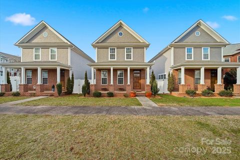 Photo of 1449 N Center Street, Hickory, NC 28601 (MLS # 4334658)