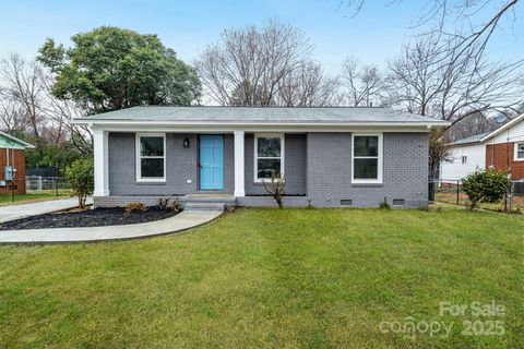 4501 Knollcrest Drive Charlotte NC 28208