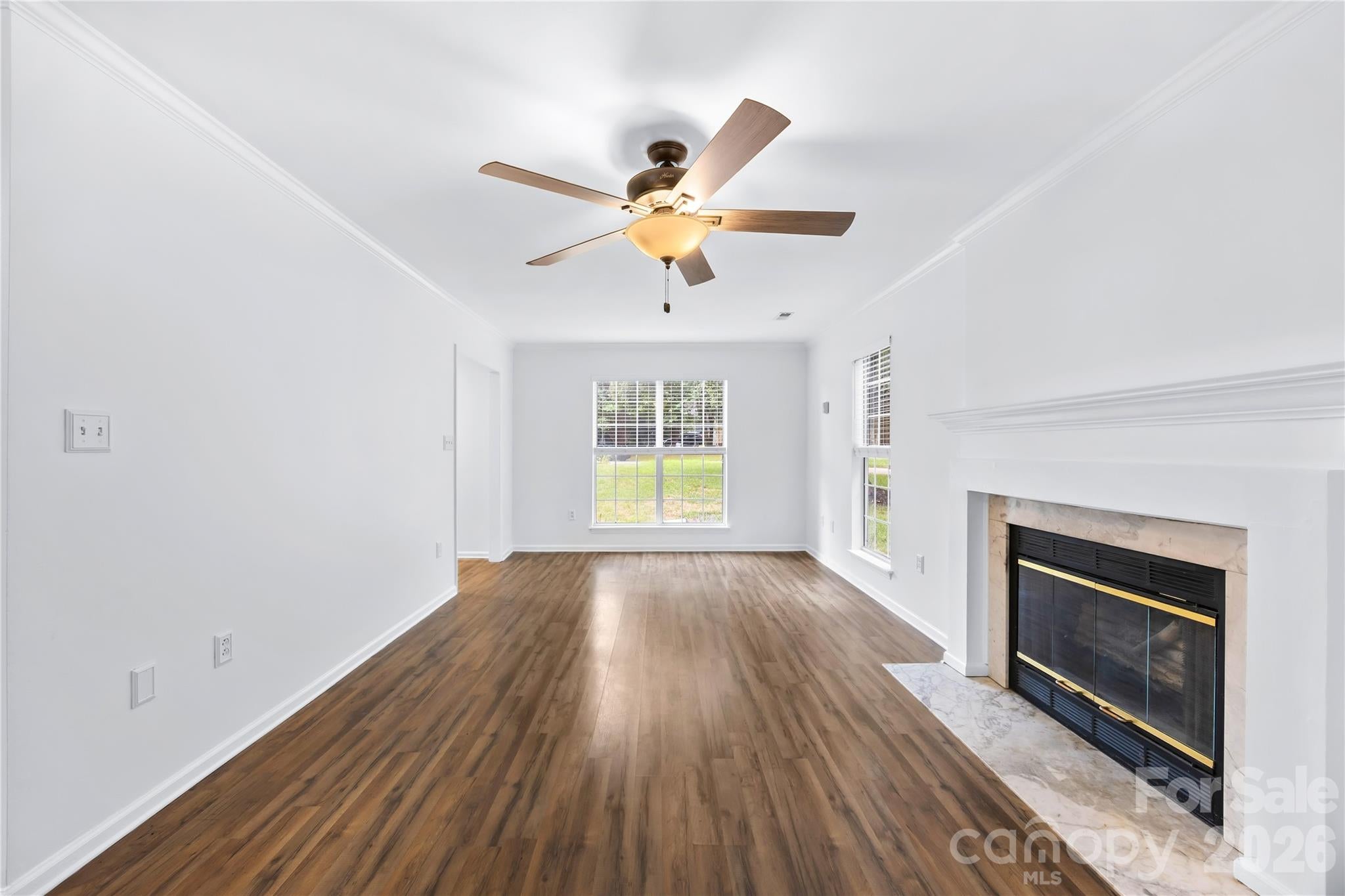 1112 Coachlight Circle