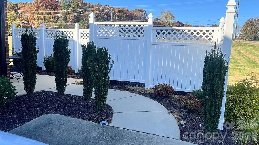 570 Queen Brogan Court 77
