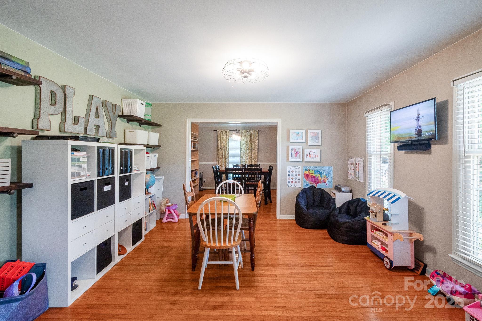 17385 Pond Road