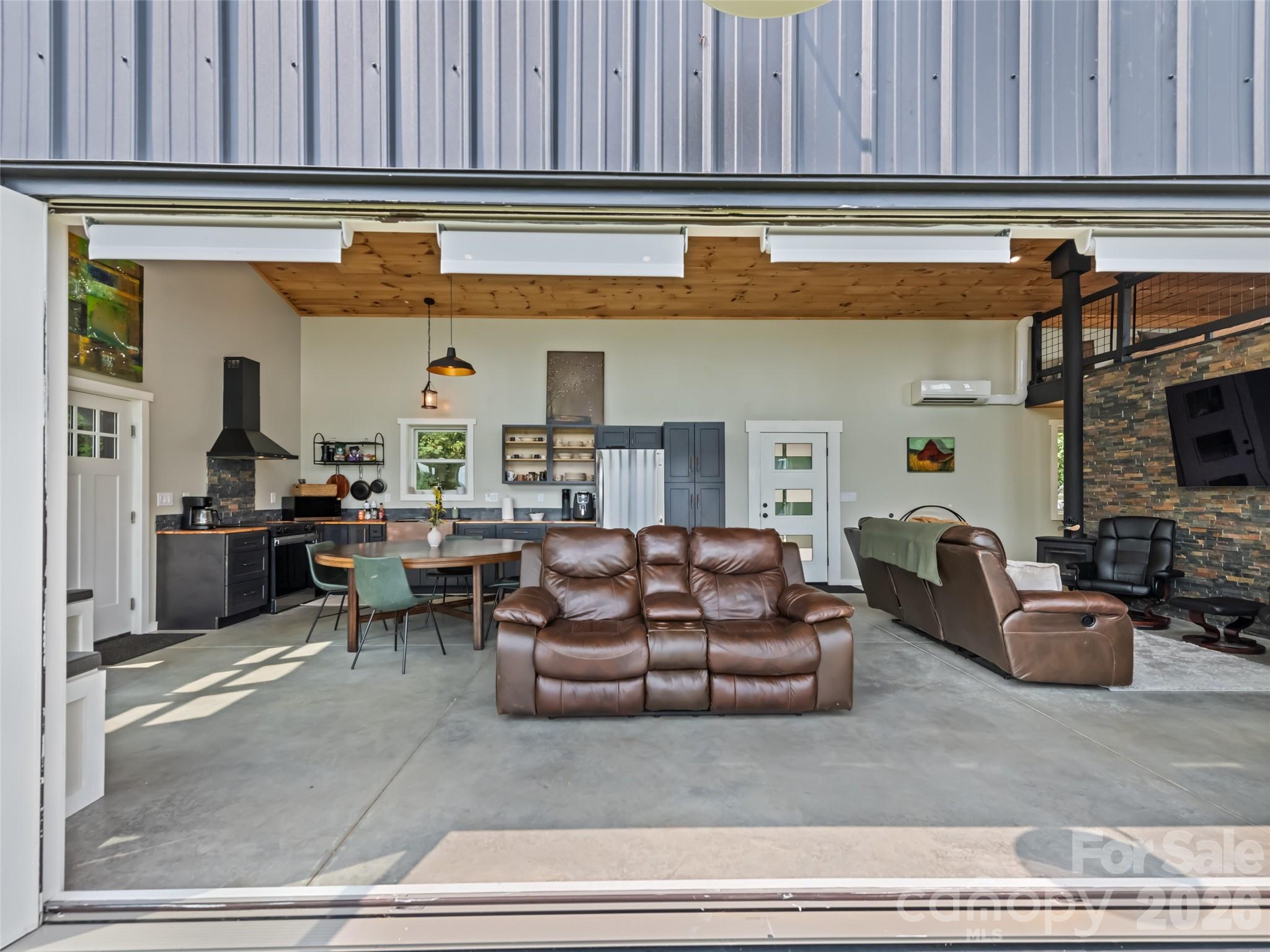 Rich Top Mountain - Residential