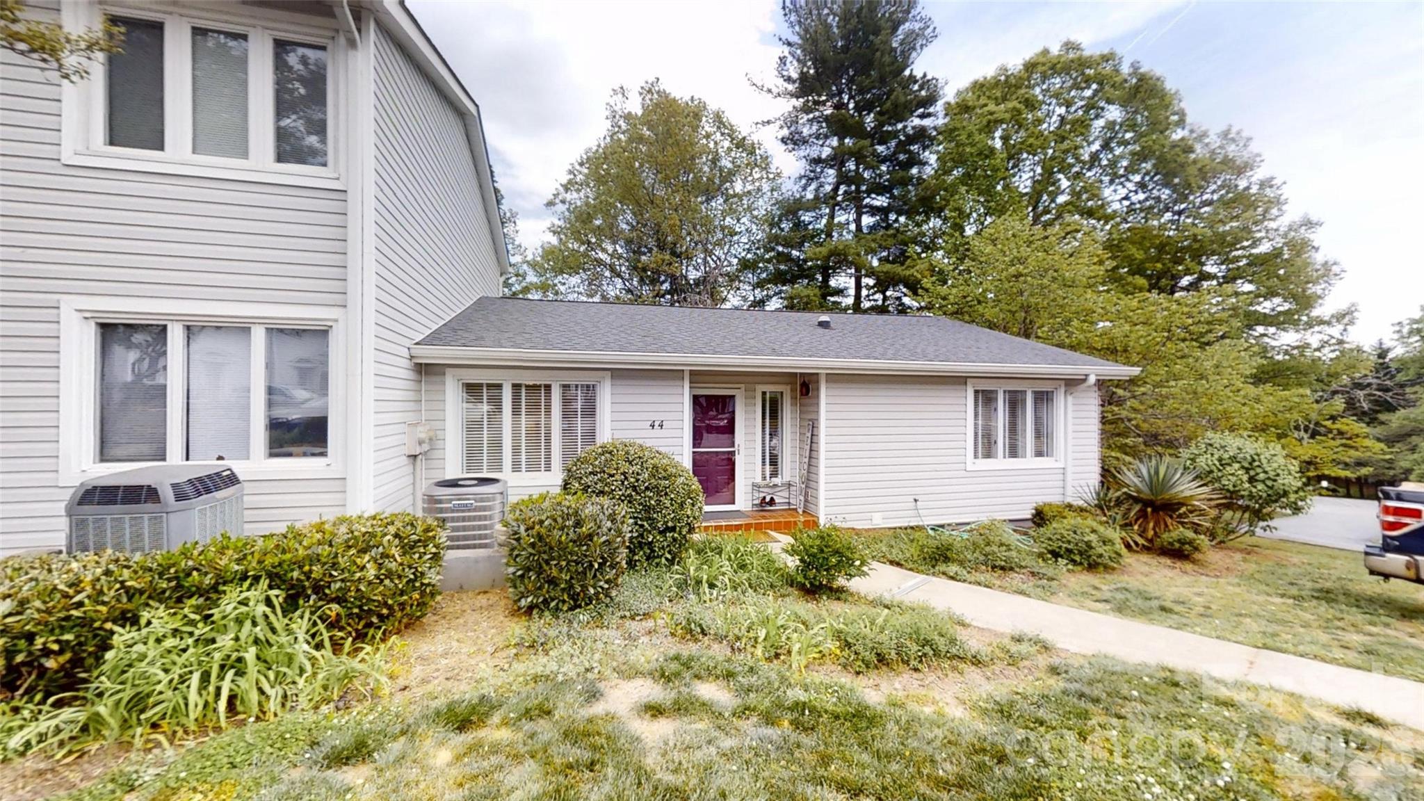44 Hollybrook Drive
