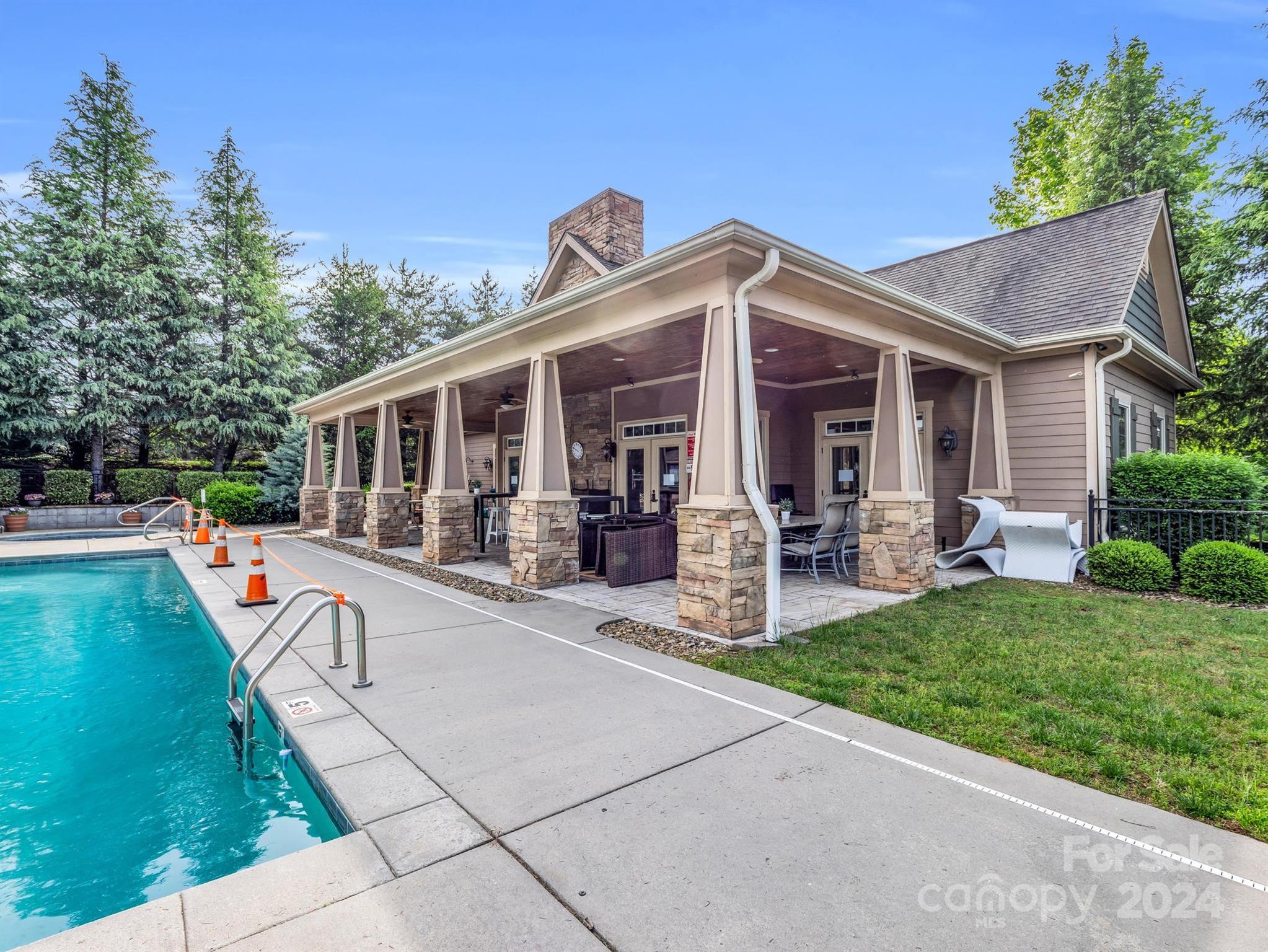 The Views at Rose Hill - Residential