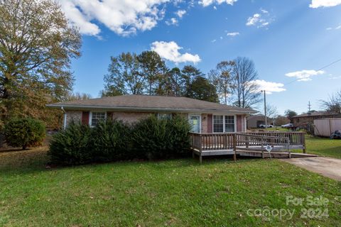 128 Ridgeway Court Forest City NC 28043