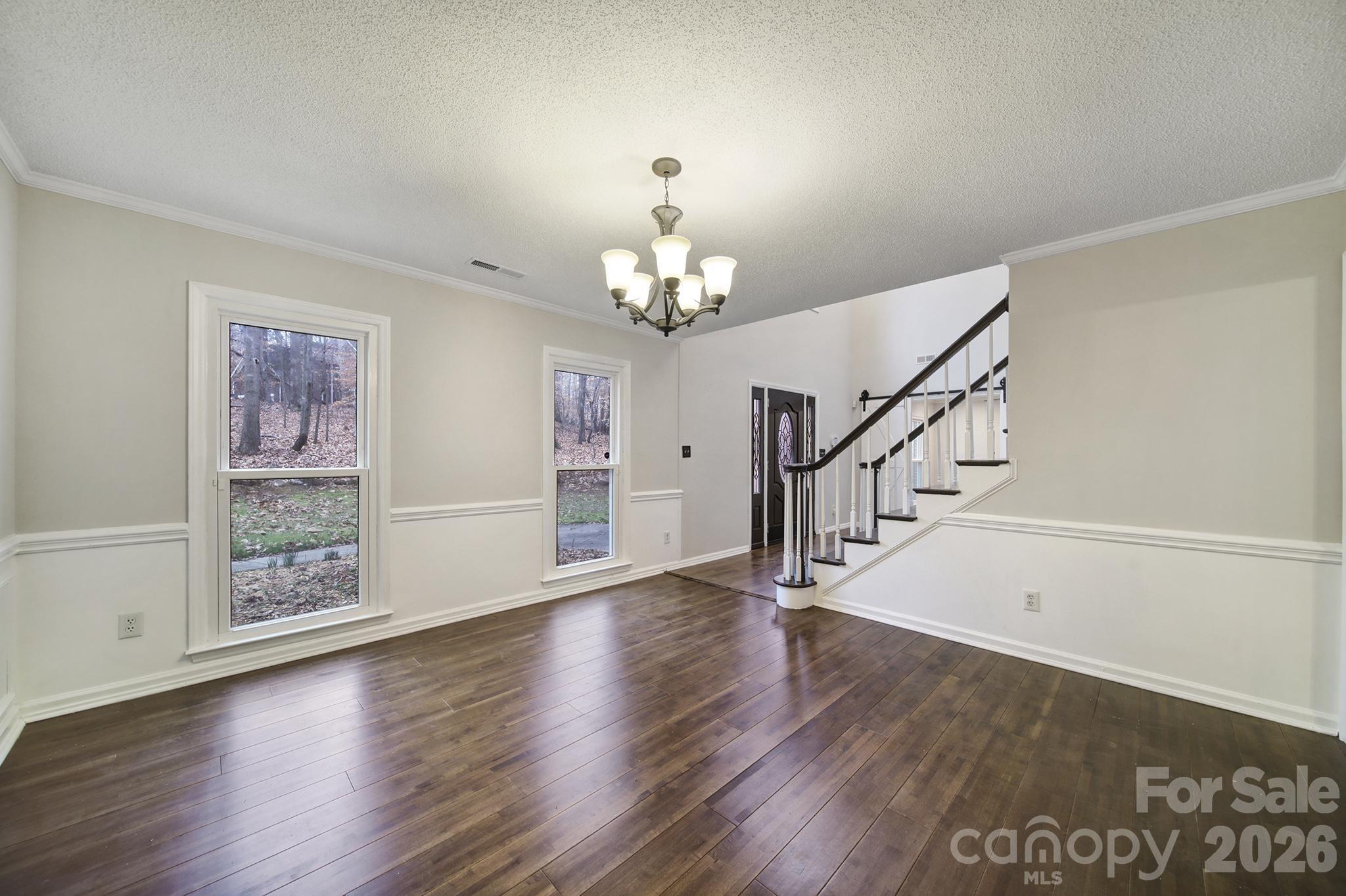 5026 Spicebush Court