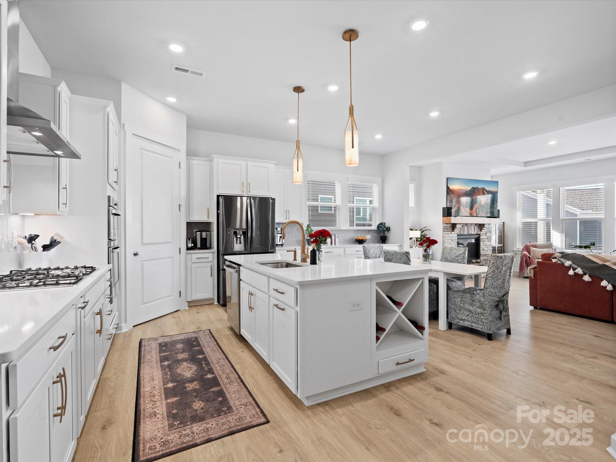 401 Portrait Way
