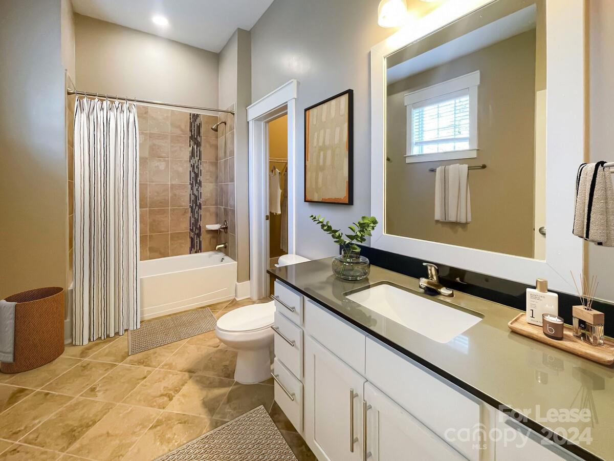Charlotte, North Carolina 28205, United States, 3 Bedrooms Bedrooms, ,2 BathroomsBathrooms,Residential,Active,62875