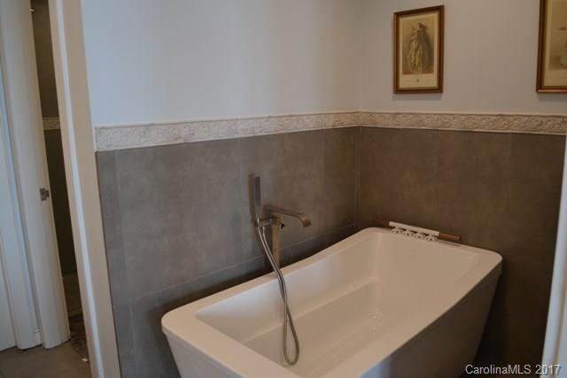 Lake Club - Residential