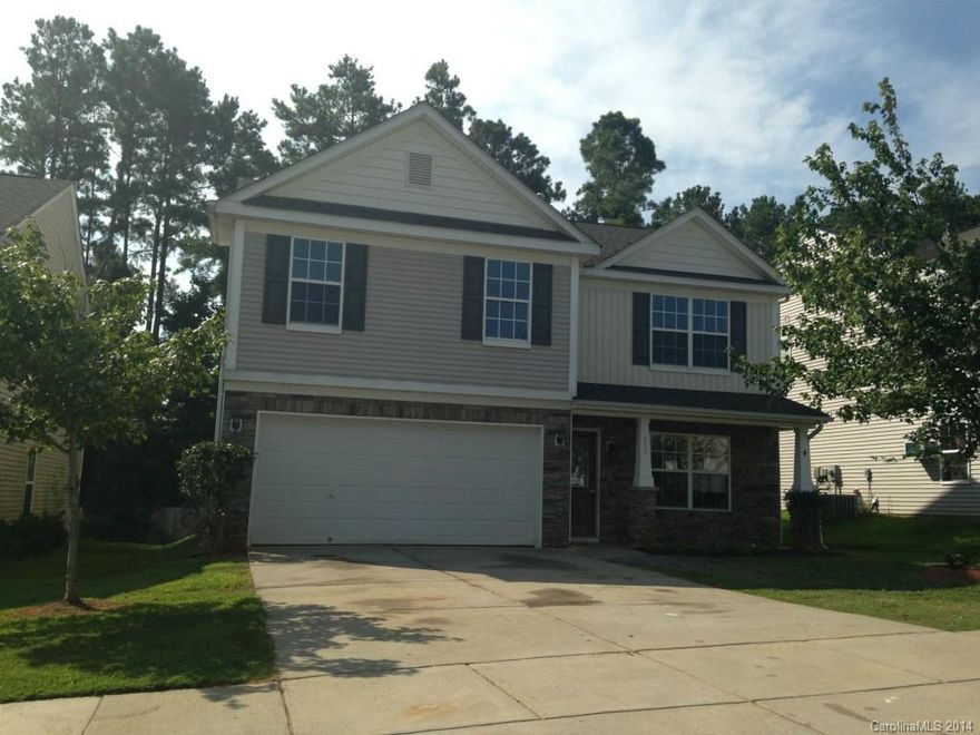 Built in 2007, this 2 story traditional home features 4 bedrooms and 2 1/2 bath. Double garage with separate living and den.