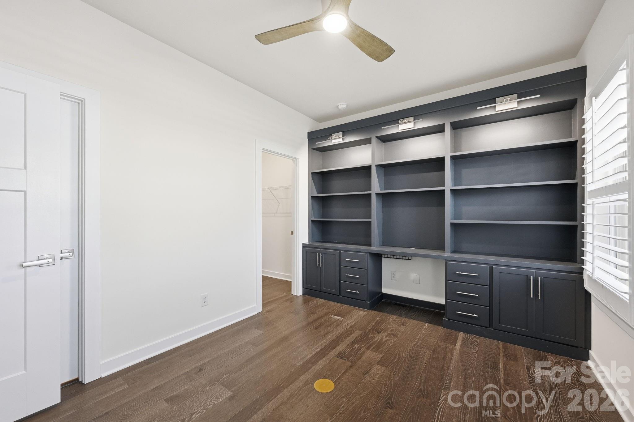 11006 Sound Road