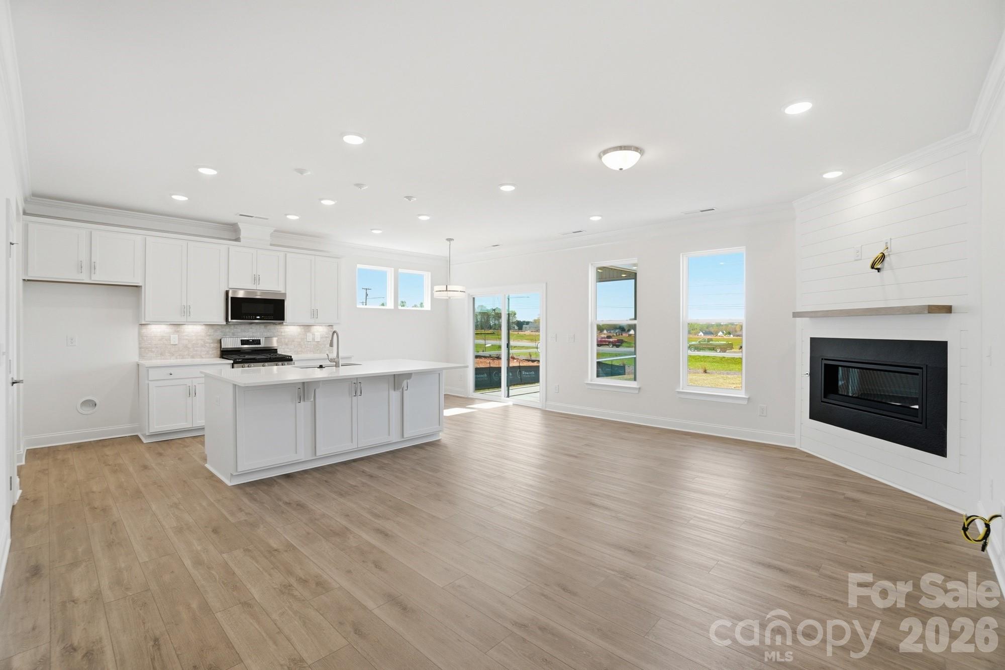 Founders Landing - Residential