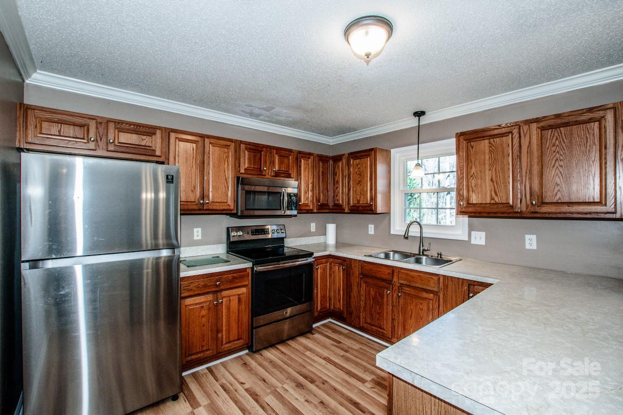 Brook Glen - Residential