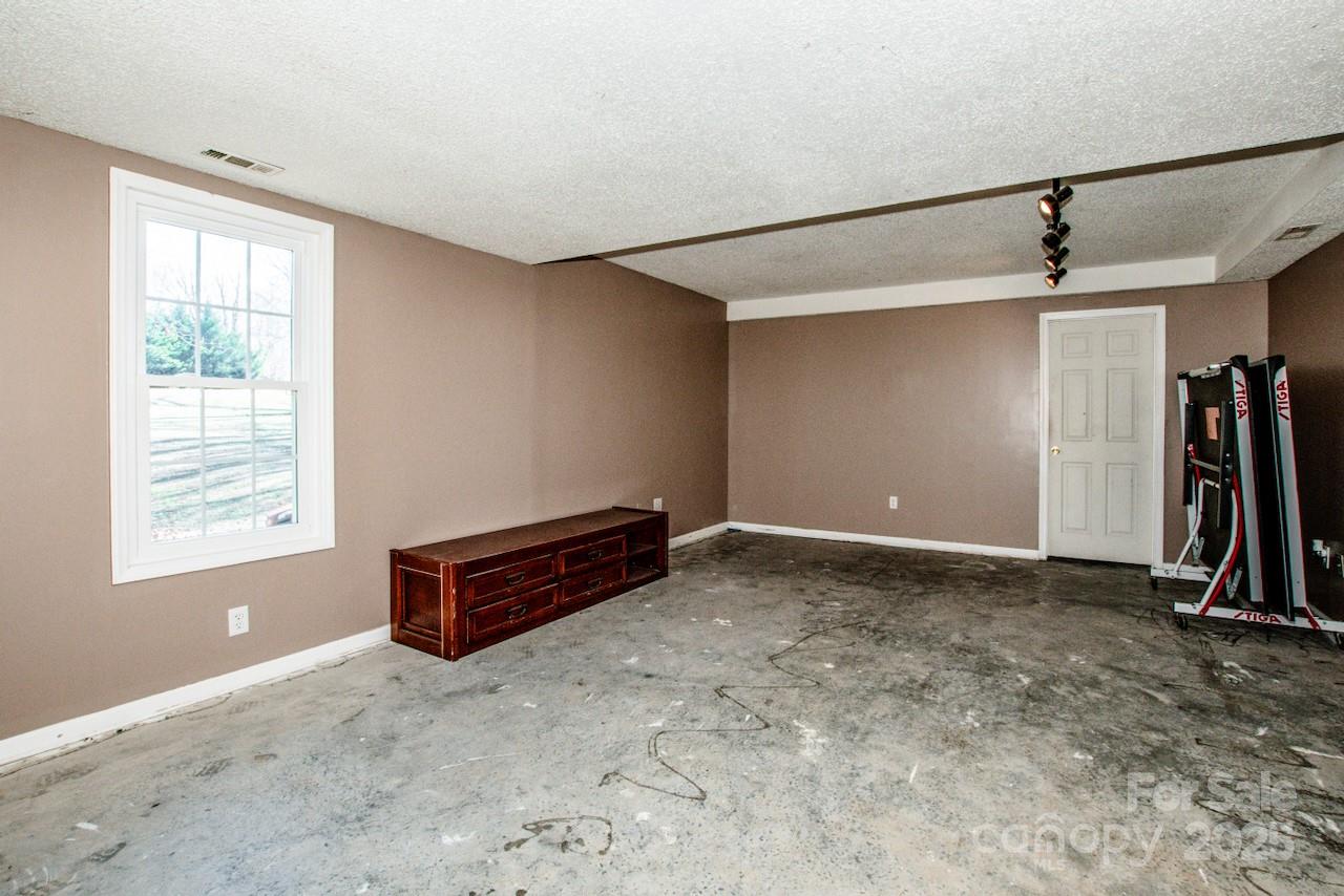 Brook Glen - Residential