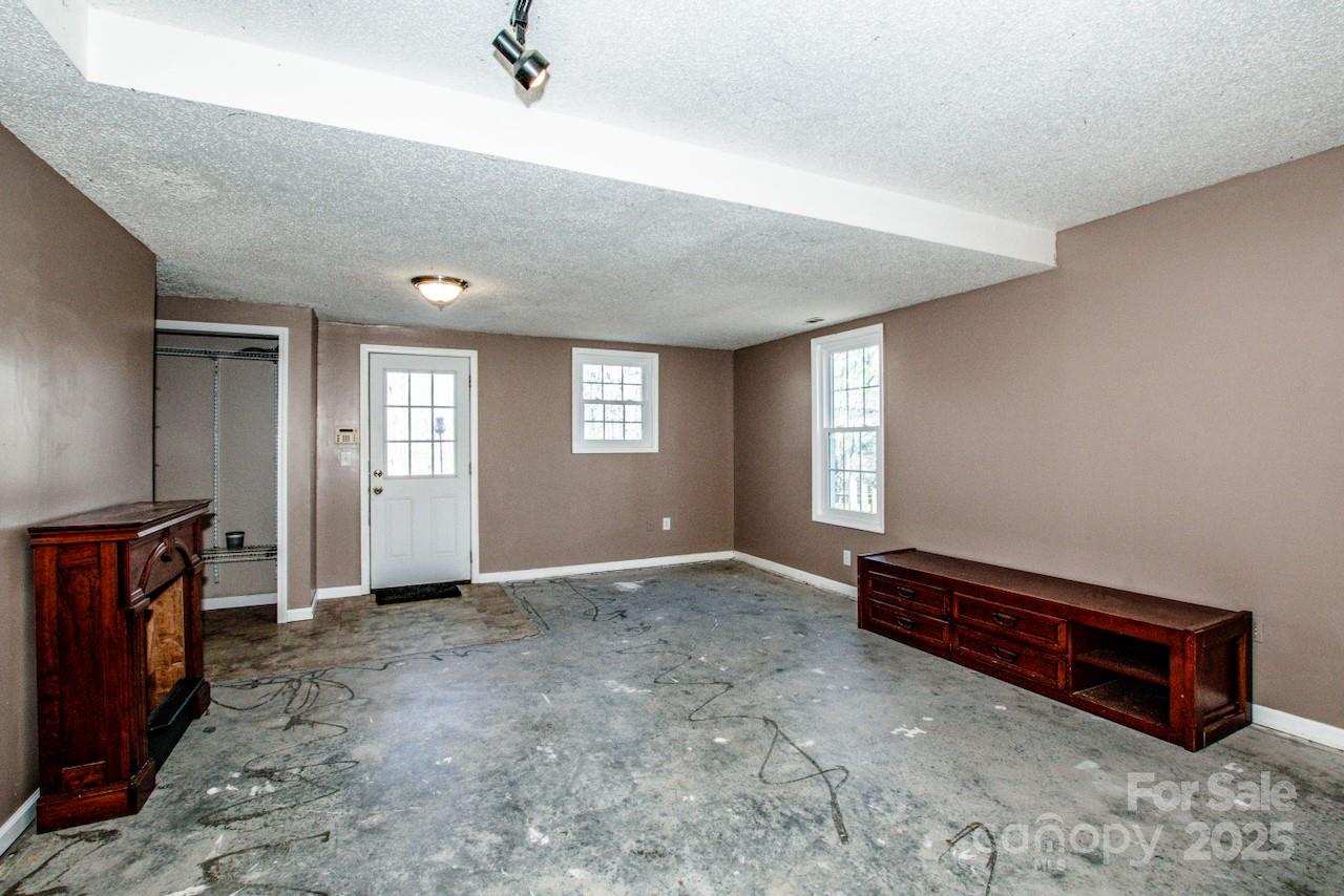 Brook Glen - Residential