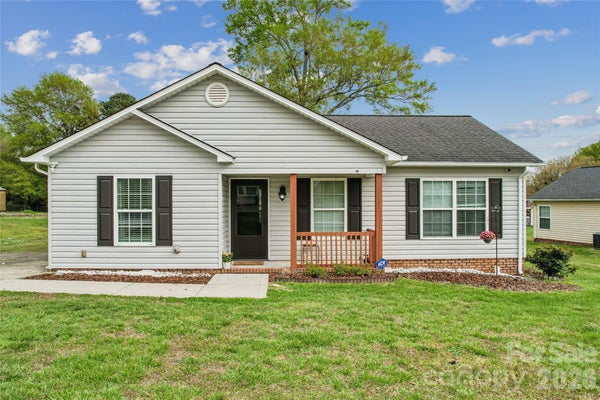 115 S BEAVER ST, LANDIS, NC 28088 - Image a70183c05dc6fa8ea5ad0e3ffdaab515/1477760084