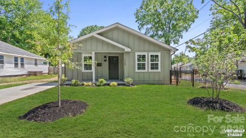 Photo of 125 Oregon Street, Charlotte, NC 28208 (MLS # 4420329)