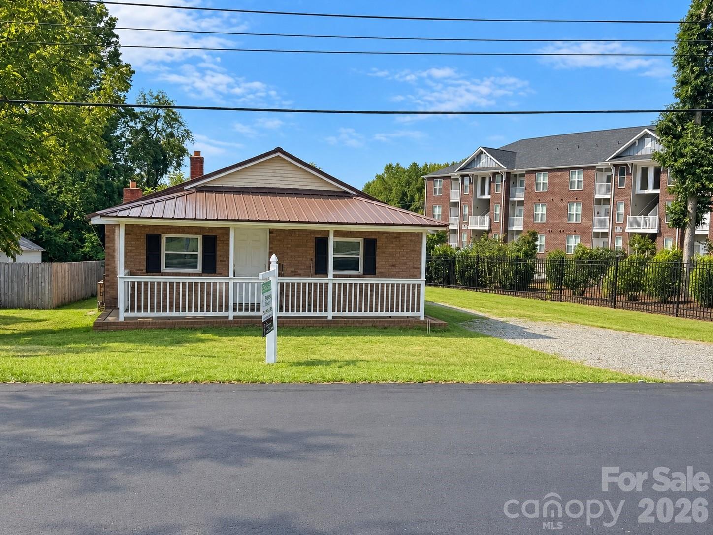 1231 Bradford Heights Road