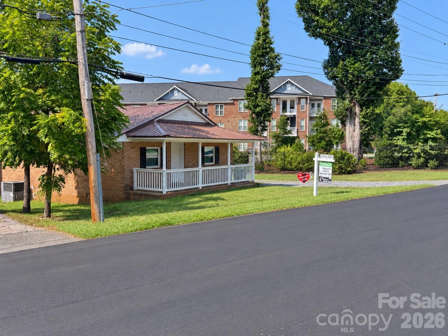 1231 Bradford Heights Road