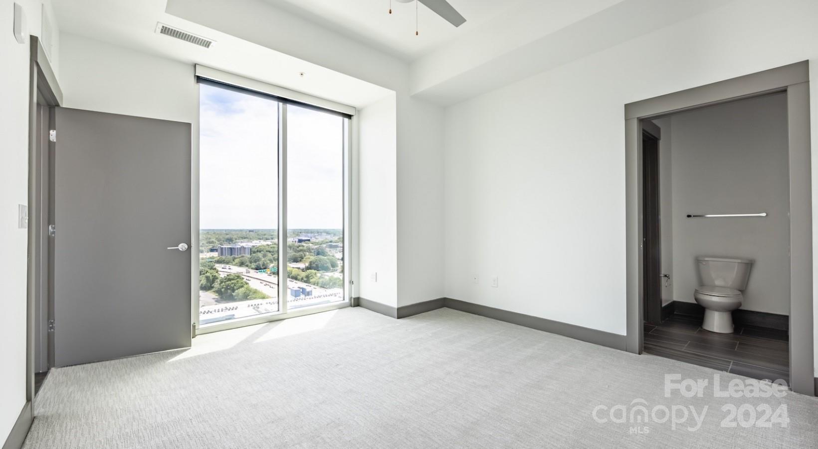 Charlotte, North Carolina 28202, United States, 2 Bedrooms Bedrooms, ,2 BathroomsBathrooms,Residential,Active,58714