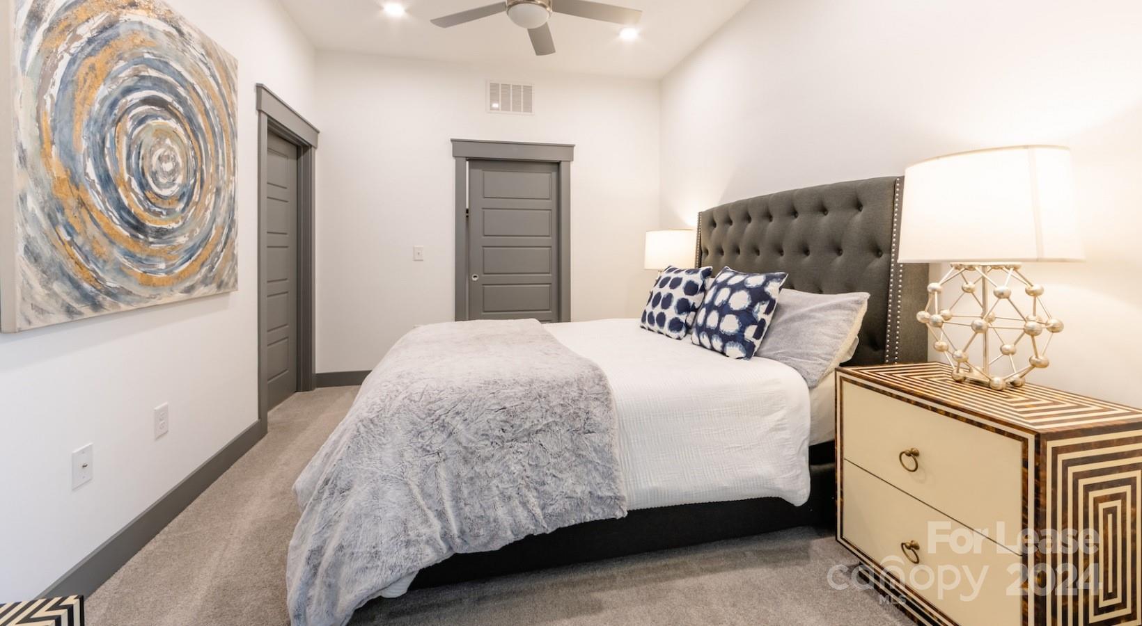 Charlotte, North Carolina 28202, United States, 2 Bedrooms Bedrooms, ,2 BathroomsBathrooms,Residential,Active,58714