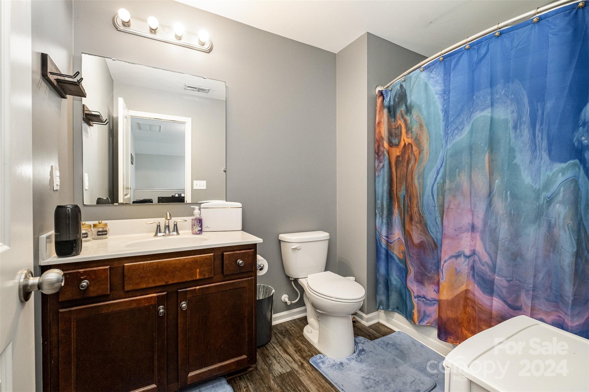 Newport Lakes - Residential