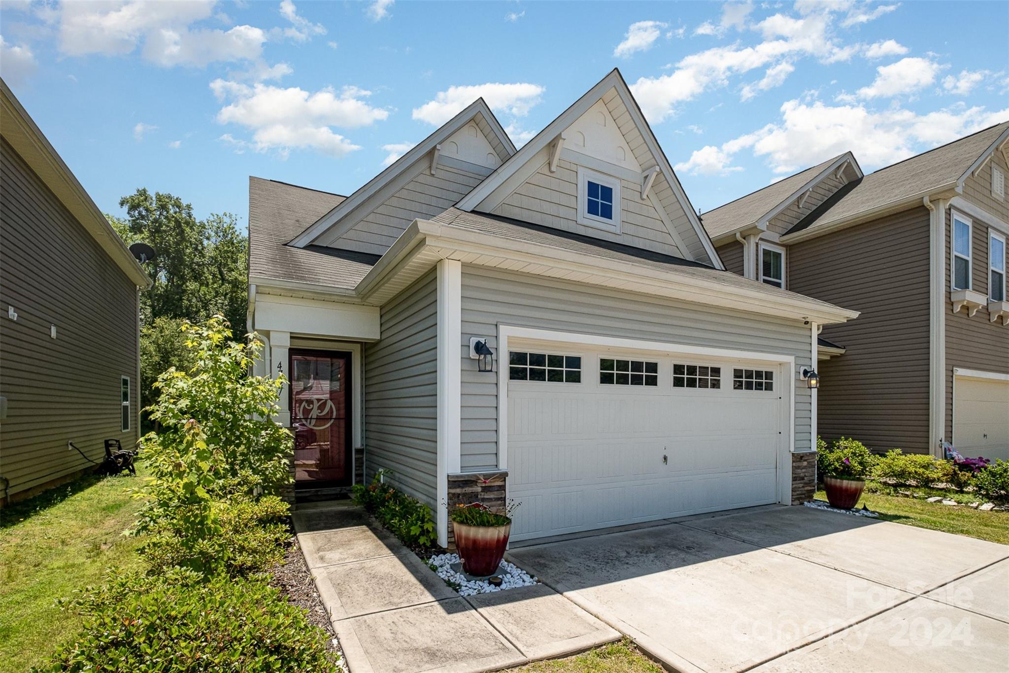 Newport Lakes - Residential