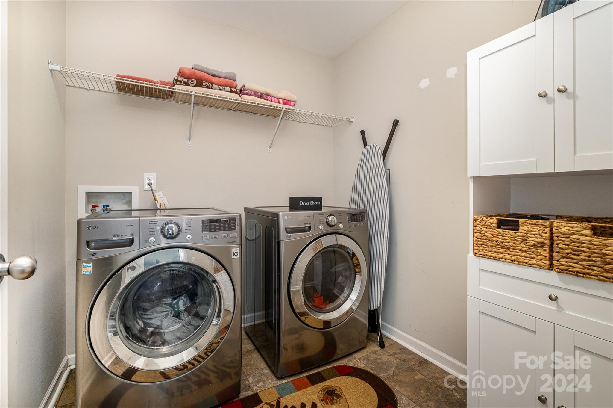 Newport Lakes - Residential