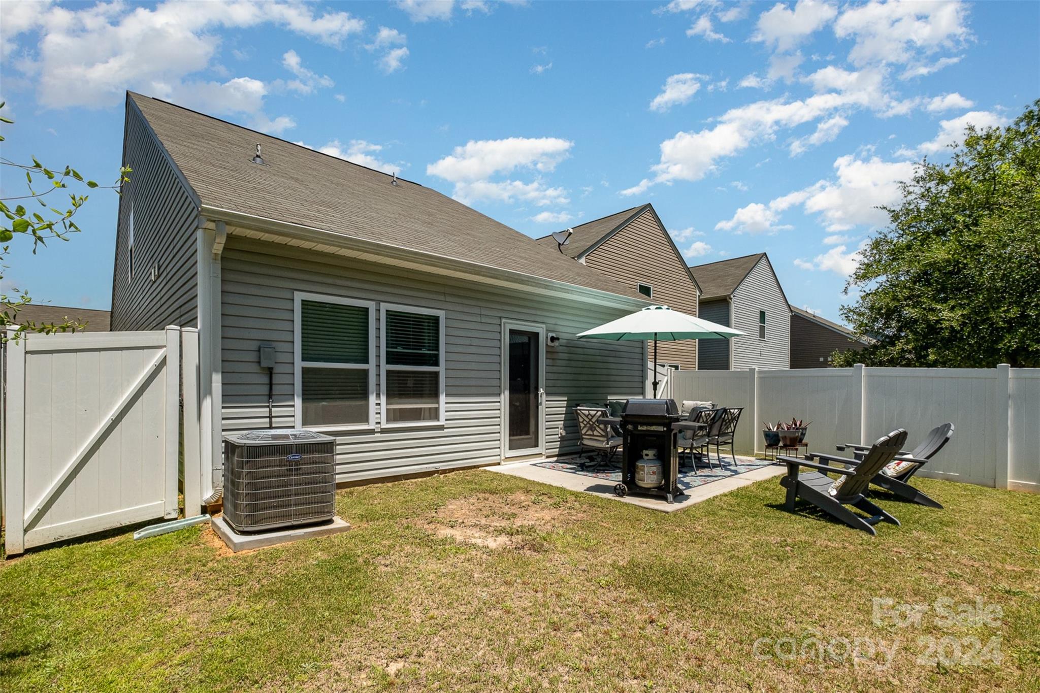 Newport Lakes - Residential