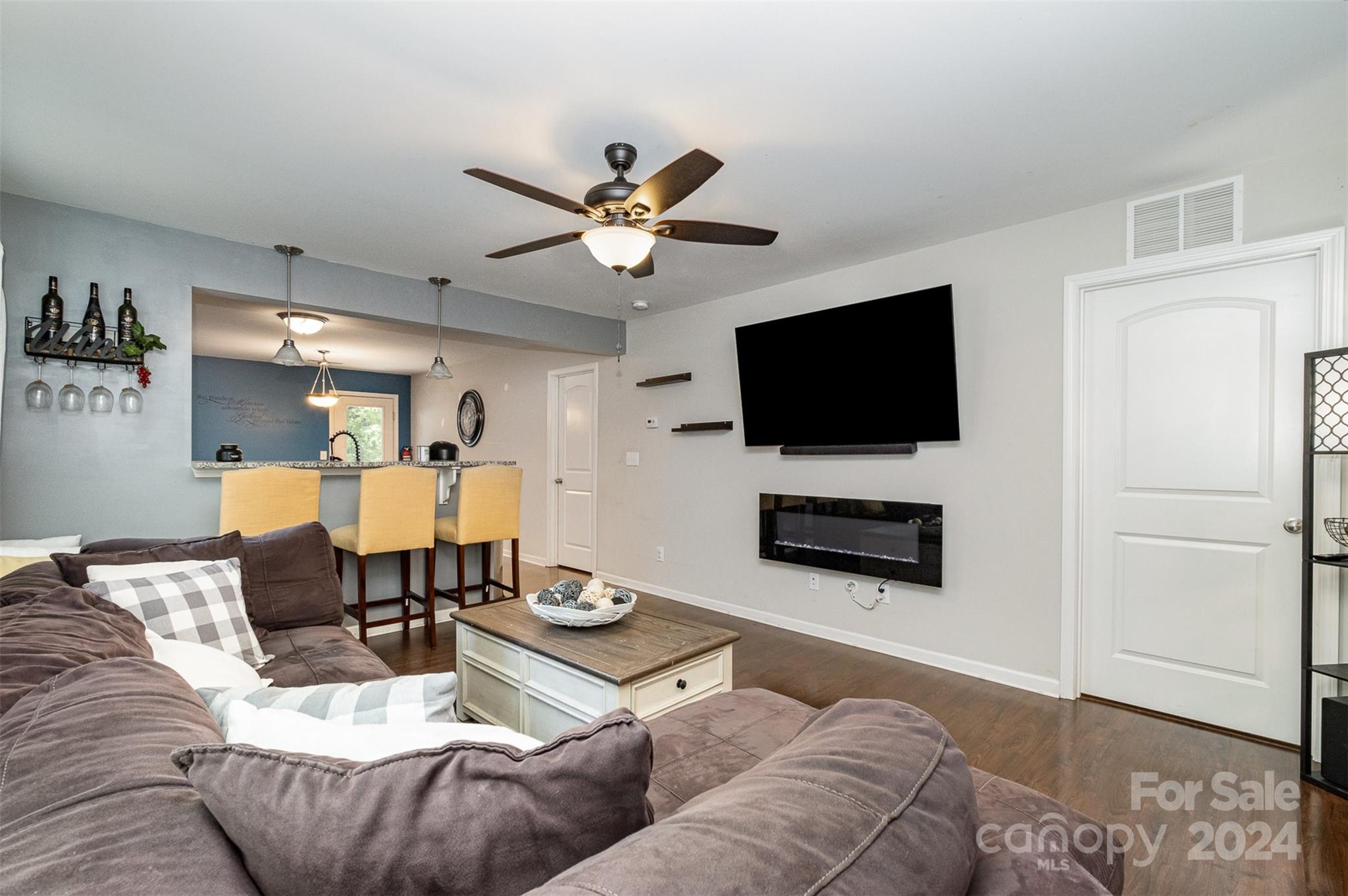 Newport Lakes - Residential