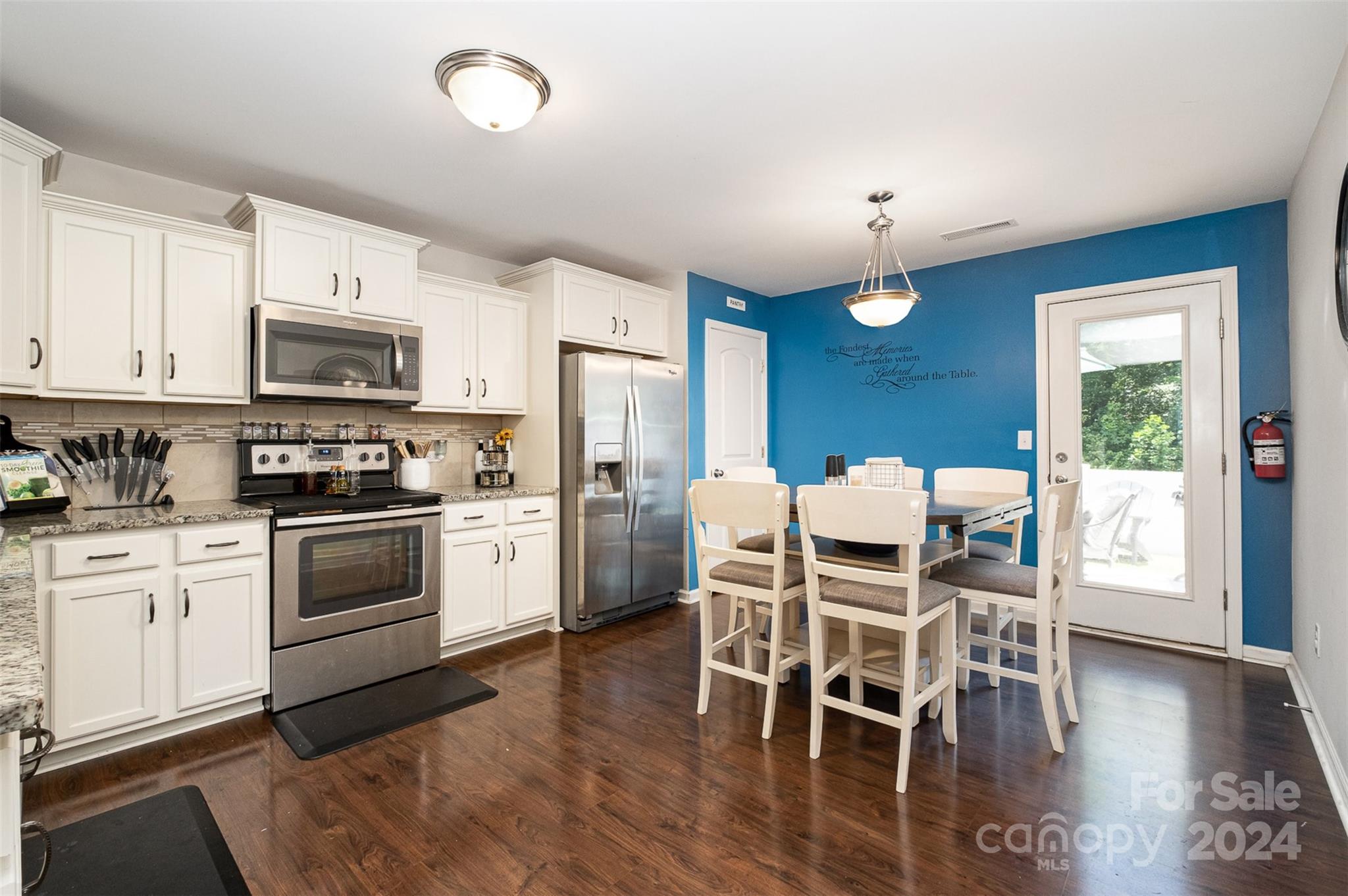 Newport Lakes - Residential