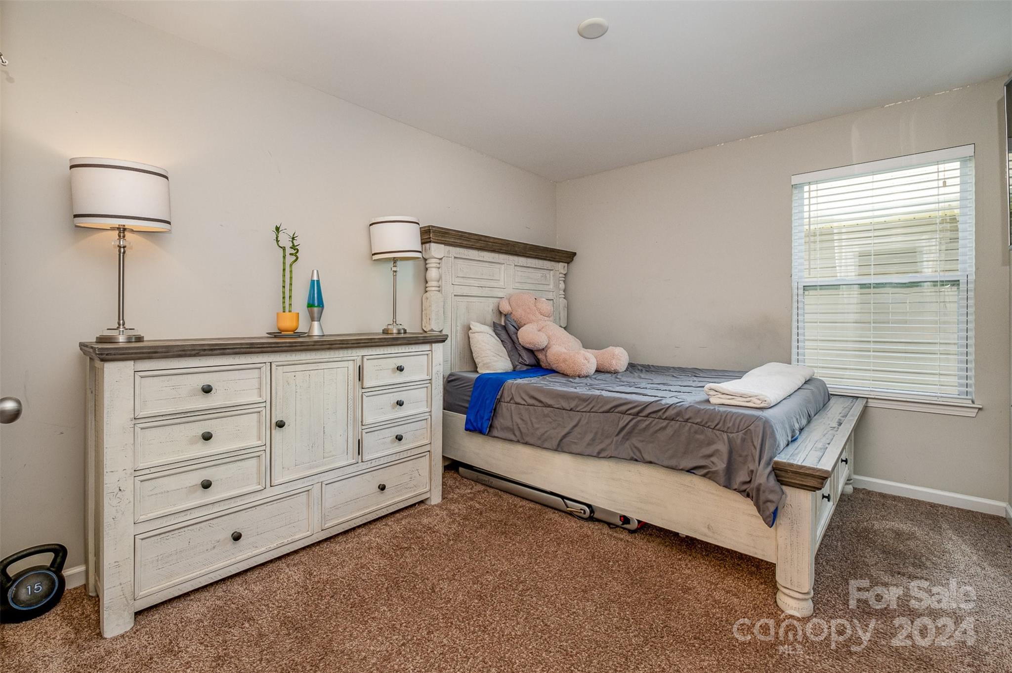 Newport Lakes - Residential