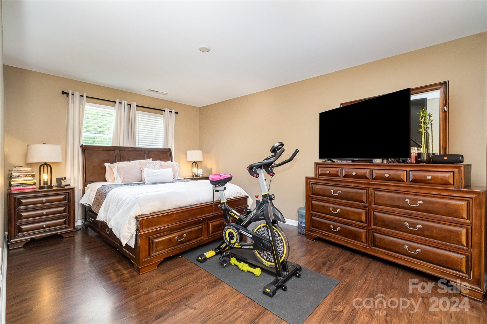 Newport Lakes - Residential