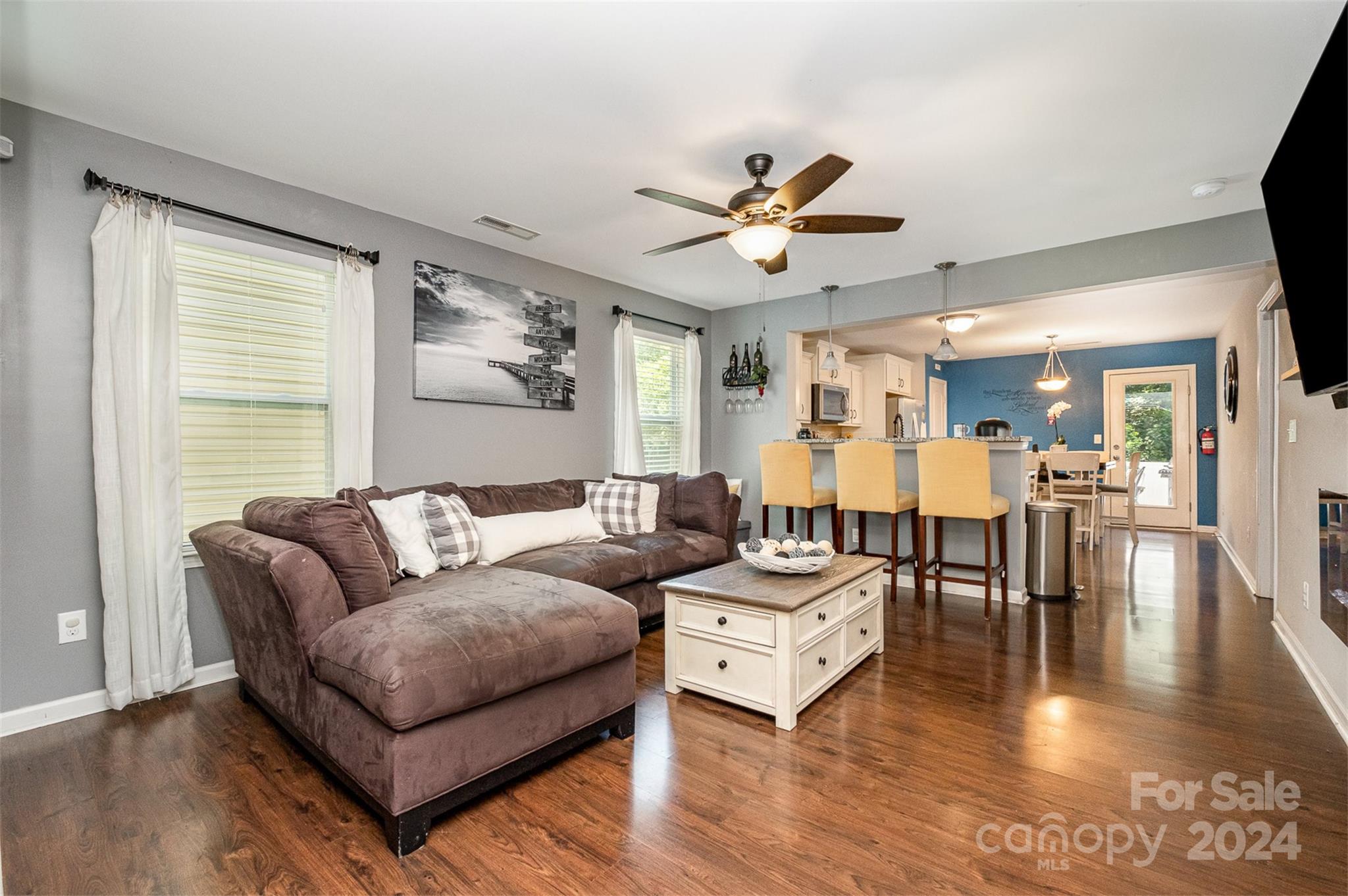 Newport Lakes - Residential