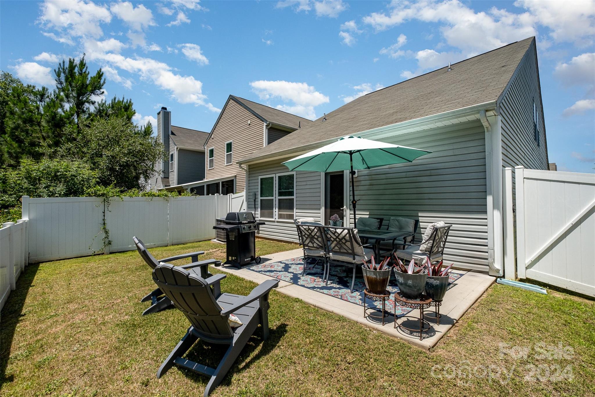 Newport Lakes - Residential