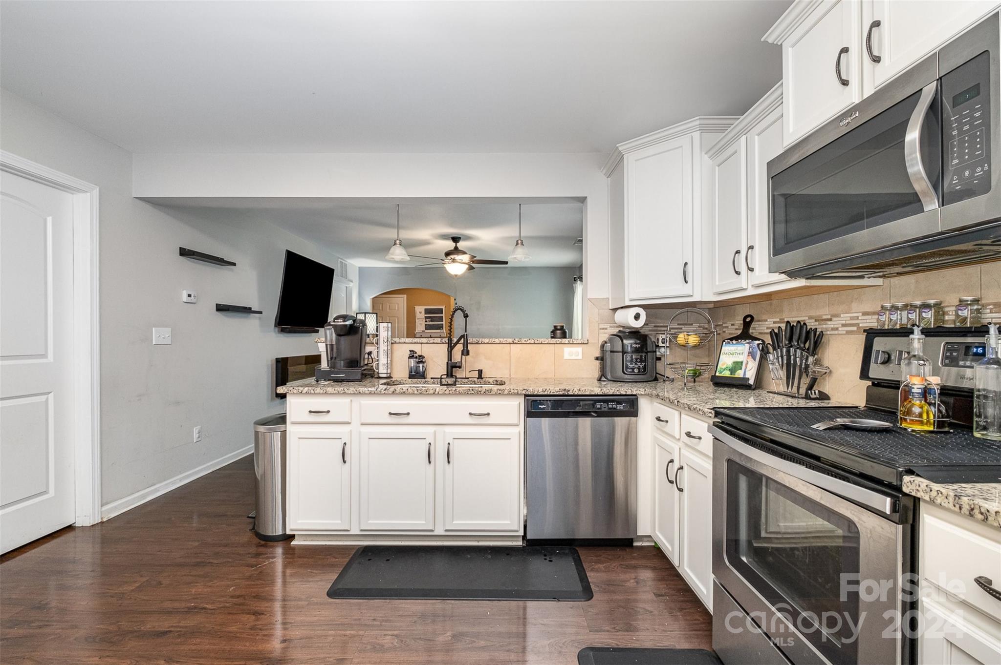 Newport Lakes - Residential