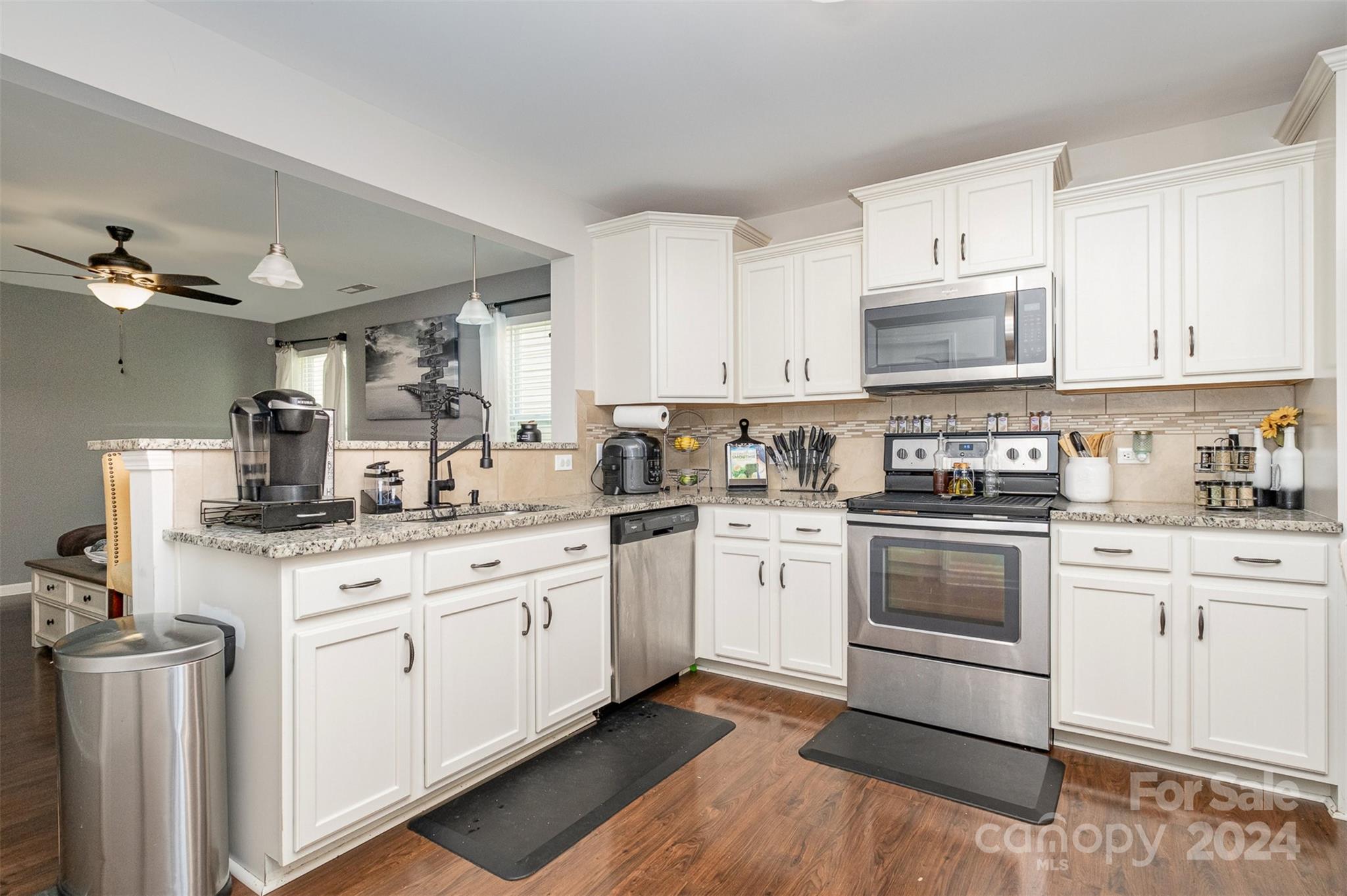 Newport Lakes - Residential